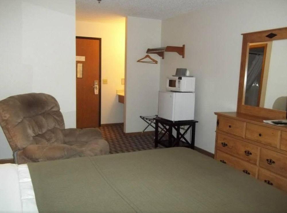 Burke Inn Motel & Suites Carroll Екстериор снимка